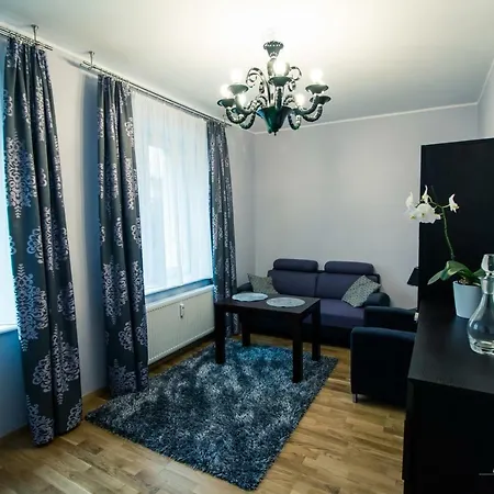 Wrzosowy Apartament, 260m Od Parku Centralnego גדינייה